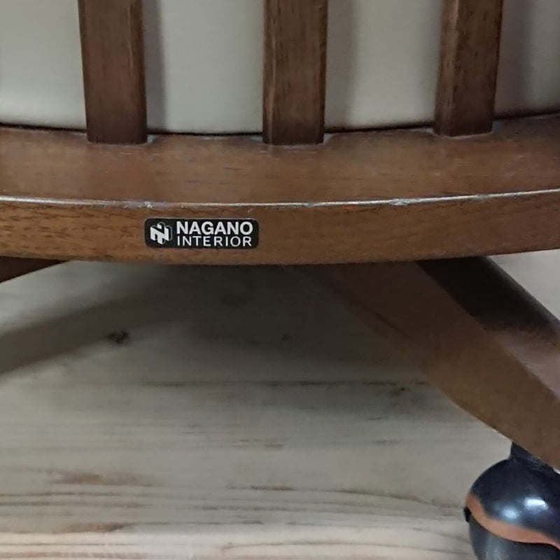 日本製 回転式座面・キャスター付きアームチェア ₌リユース現品・未