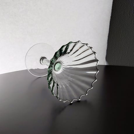 スリムなデザートグラス