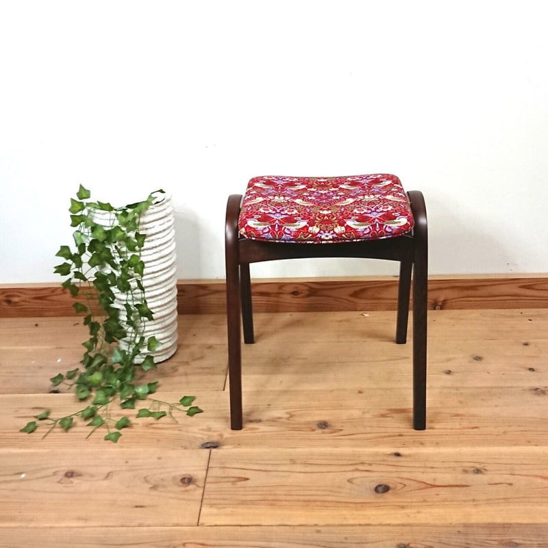 秋田木工＞ ''美脚''曲げ木スツール・ブナ材 | FUJIWAKAYAMA