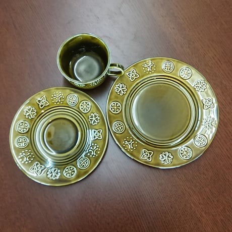 イギリス製ヴィンテージ＜LORD NWLSON POTTERY ＞カップ＆ソーサーとケーキ皿のセット(グリーン) - 未使用 -