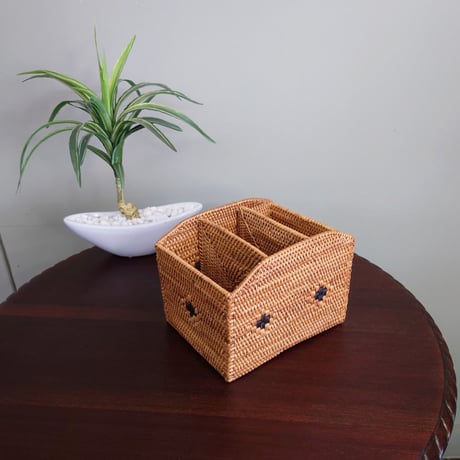 インドネシア製 【アタ】　仕切り入り小物入れ=新品=