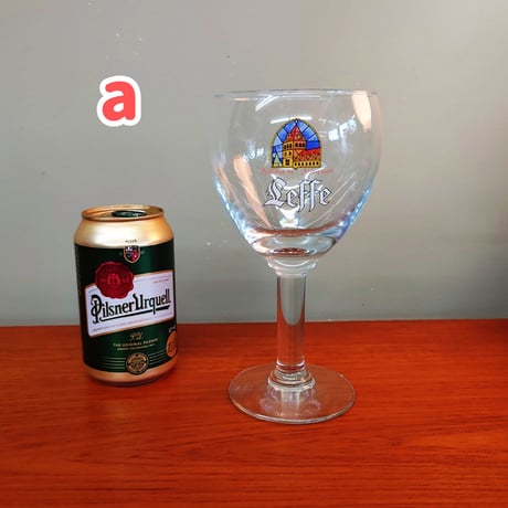 ベルギー製   ビアグラス　⒜　⒝