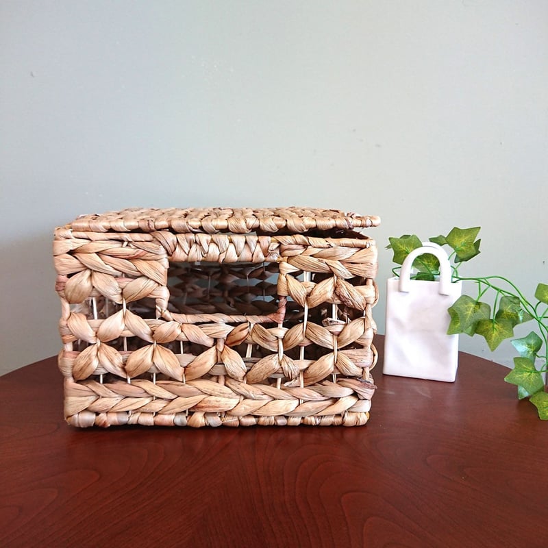 ヴィンテージ南仏 ピケドプロヴァンス メダイヨン＆花籠 交差フリンジ付スプレッド ヴィンテージ南仏 ピケドプロヴァンス メダイヨン＆花籠 交差