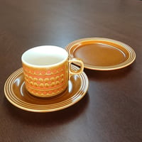 イギリス製ヴィンテージ＜HORNSEA　サフラン ＞カップ＆ソーサーとケーキ皿のセット - 未使用 -
