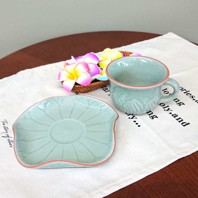 タイ製〈セラドン焼き〉 カップ＆ソーサー -新品未使用₋ | FUJIWAKAYAMA