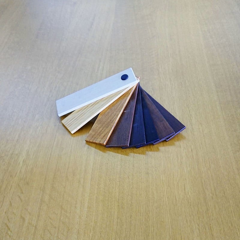 柏木工> 国産ナラ無垢材のダイニングテーブル (新古品 柏木工> 国産ナラ無垢材のダイニングテーブル (新古品