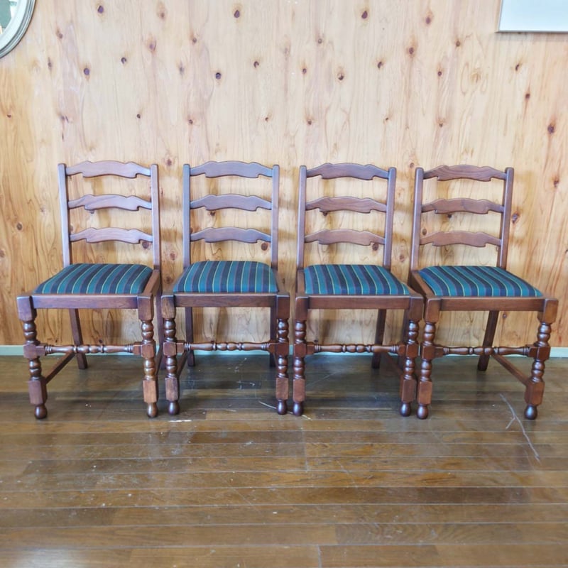 イギリス製　ヴィンテージ 無垢材　3️⃣ダイニングチェア　椅子 イギリス製 ヴィンテージ 無垢材 3️⃣ダイニングチェア 椅子