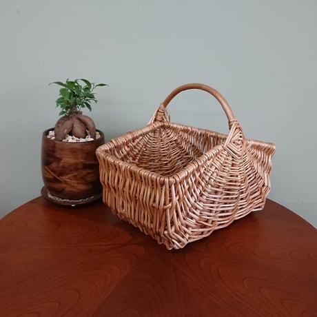 ウィロー(柳) ウィッカーバスケット - 新品 -