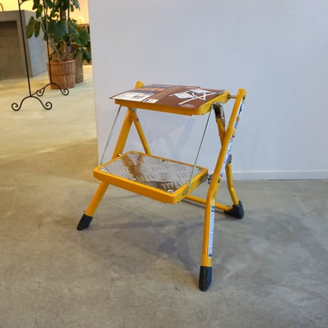 Folding 2-steps ladder　フォールディング 2 ステップス