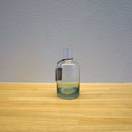 ガラスボトル  C