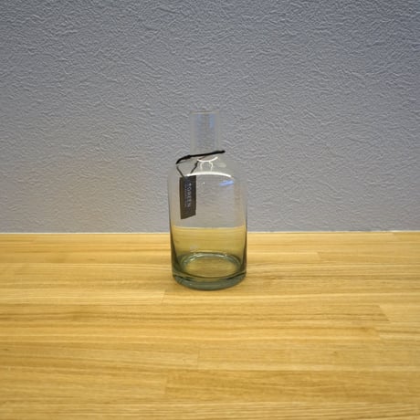 ガラスボトル  C