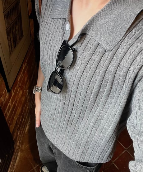 square collar knit