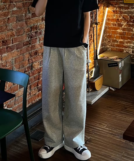 Tuck sweat pants