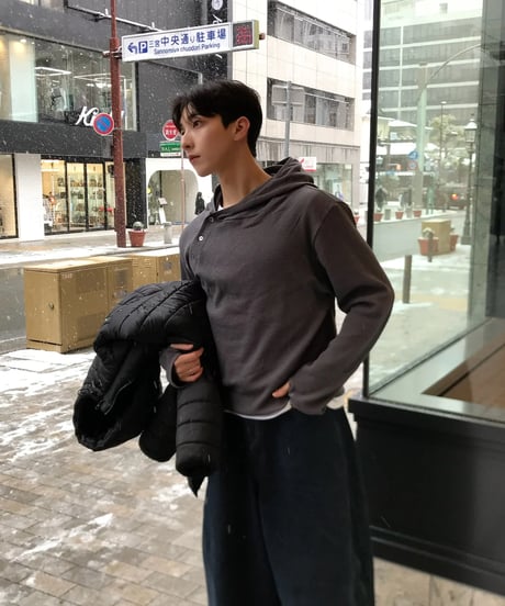 (3color)finhole botton hoodie