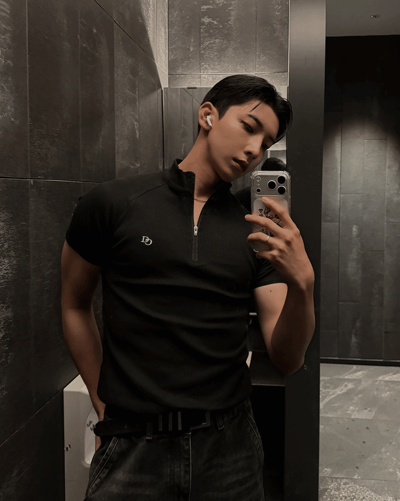 Half Zip Ribbed T 着用カット