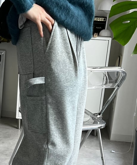 Tuck sweat pants