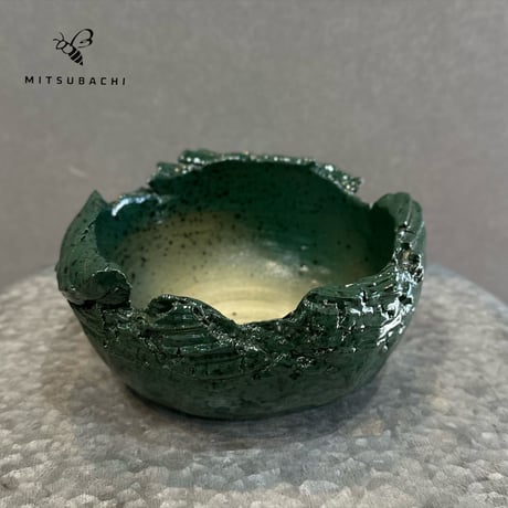 メタグリ　ドラゴン鉢(中)　ツヤグリーン*黒点