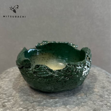 メタグリ　ドラゴン鉢(中)　ツヤグリーン*黒点