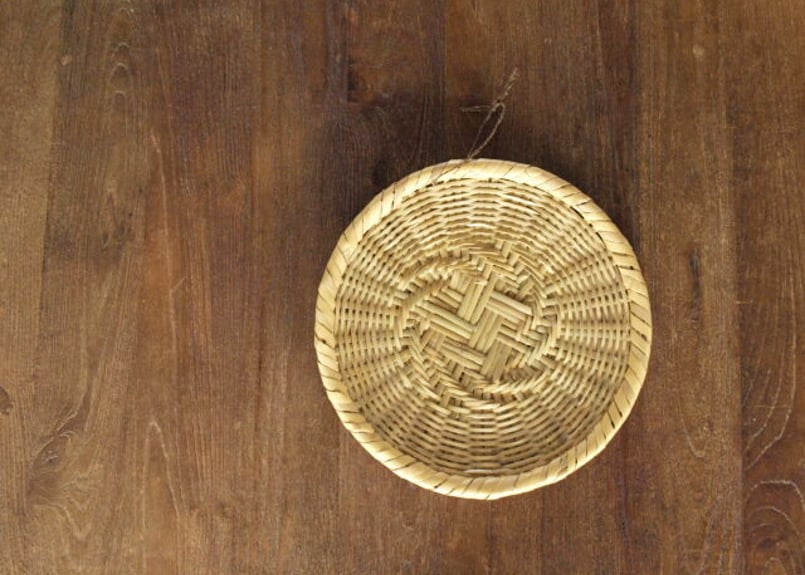 長野戸隠 根曲り竹蕎麦ざる 小ｻｲｽﾞφ直径23cm からむし紐付き | nuukの森