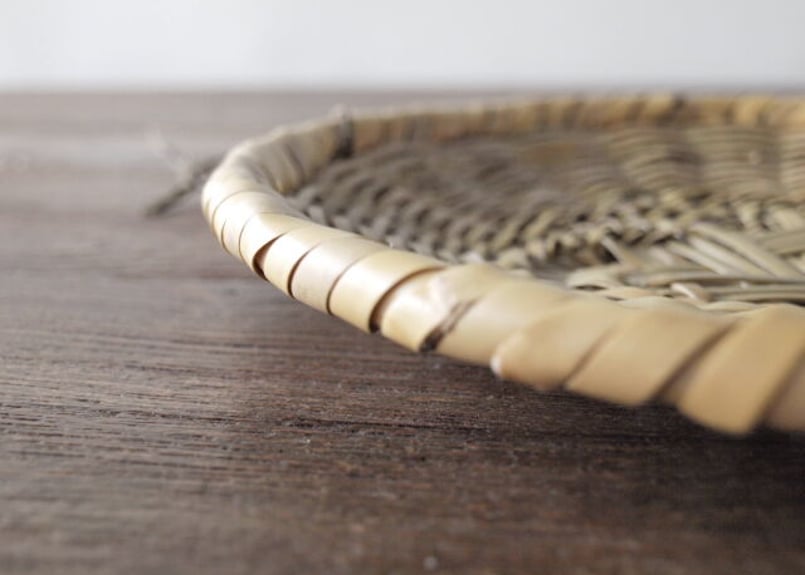 長野戸隠 根曲り竹蕎麦ざる 小ｻｲｽﾞφ直径23cm からむし紐付き | nuukの森