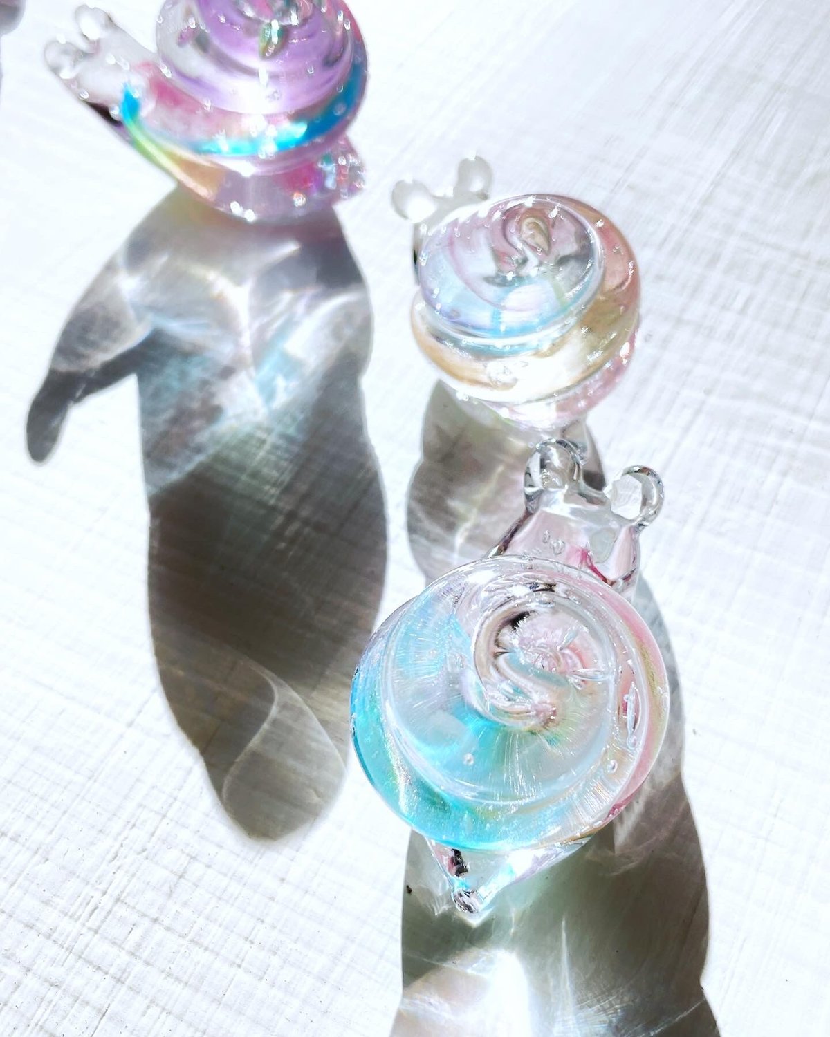 虹色のちびカタツムリ | ガラス工房FARO