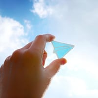 紙飛行機ブローチ☆ ☆ご注文前に在庫があるかメールをお送りください