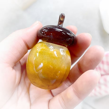 ドングリのインクウェル