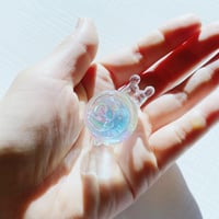虹色のちびカタツムリ