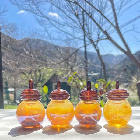 ドングリのインクウェル