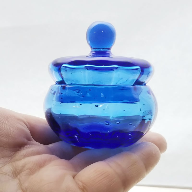 大幅値下げ！コバルトブルー系★ガラス製の置物　スタイリッシュなインテリアに！ 大幅値下げ！コバルトブルー系☆ガラス製の置物 スタイリッシュ