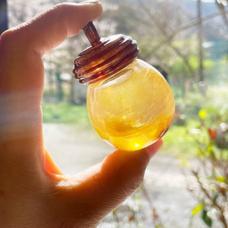 ドングリのインクウェル