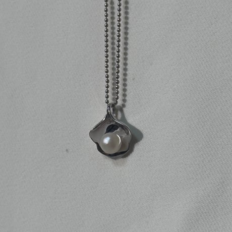 Pearl Flower Necklace