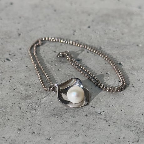Pearl Flower Necklace