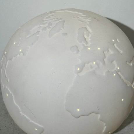 Ceramic Globe Lamp