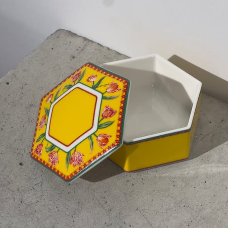 Tulip Yellow box
