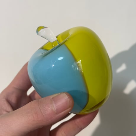 2tone Glass Apple