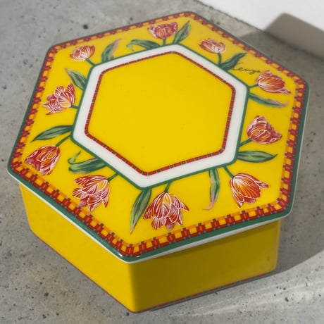 Tulip Yellow box