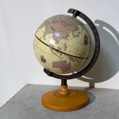Retro Globe Stand