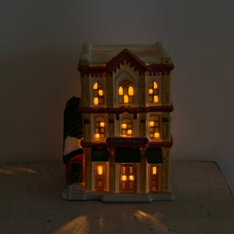 Snow House Lamp