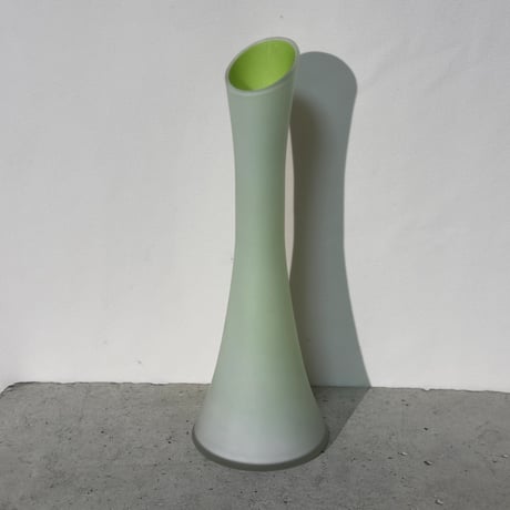 Tip Pea Green Vase