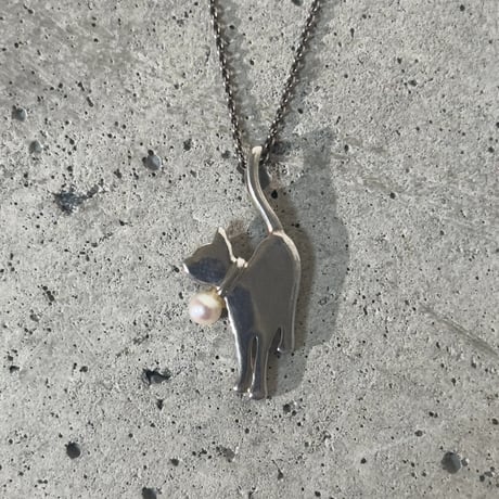Cat Pearl Necklace