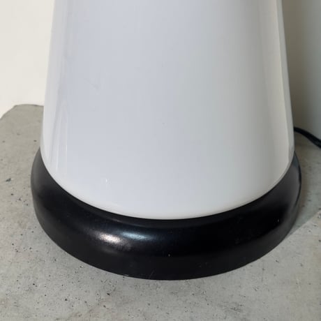 Pyramid Tower Lamp