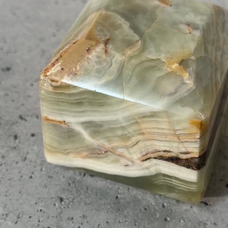 Onyx Cube