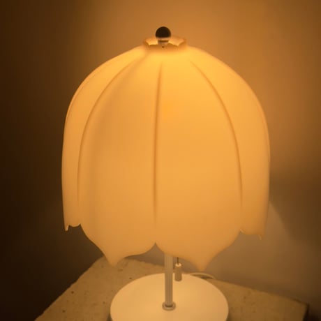 Flower Shade Lamp