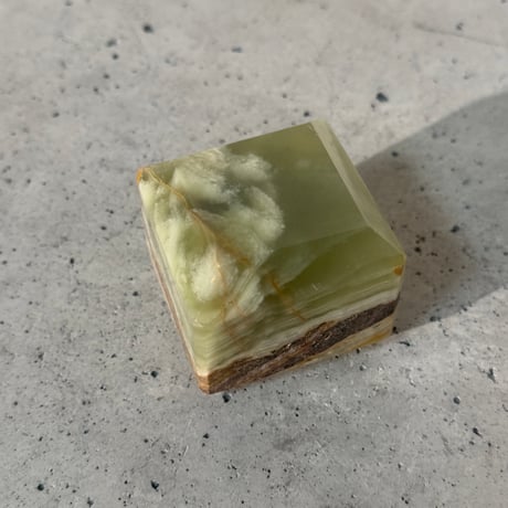 Onyx Cube