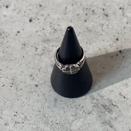 Clover Heart Ring