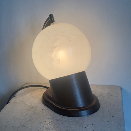 Globe Woody Lamp