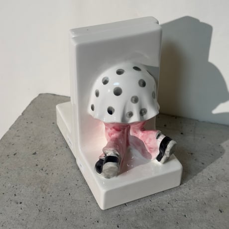 Pierrot Book Stand