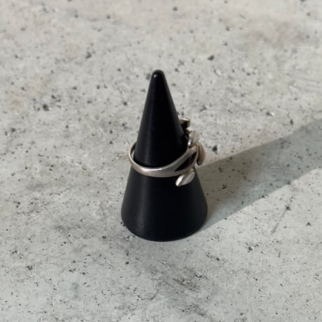 White Leaf Ring