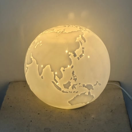 Ceramic Globe Lamp